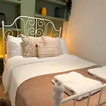 Heart Of Cozy 2br Steps From Daire Cascais