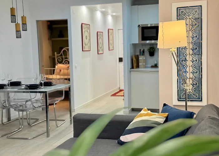 Heart Of Cozy 2br Steps From