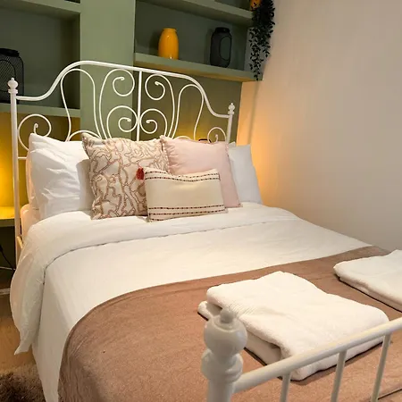 Heart Of Cozy 2br Steps From 아파트 카스카이스