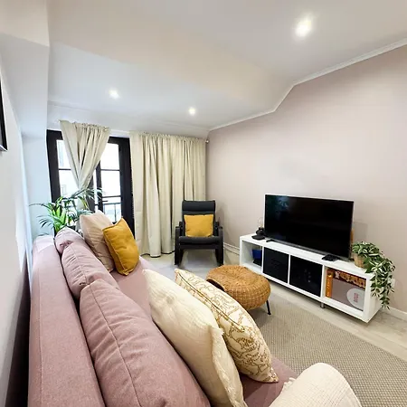 Heart Of Cozy 2br Steps From 아파트 카스카이스